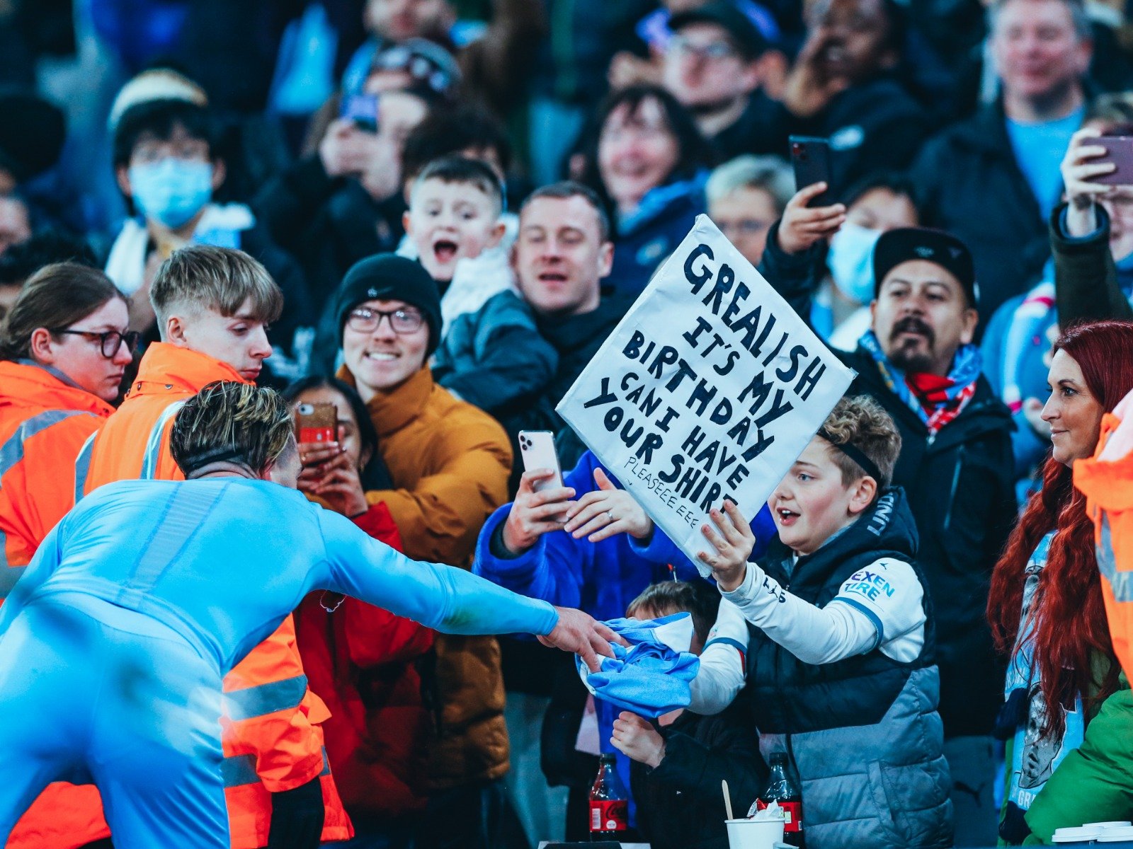 判背后的动 判背后的动